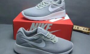 耐克伦敦三代 NIKE TANJUN 蜂窝网面透气超轻小跑鞋