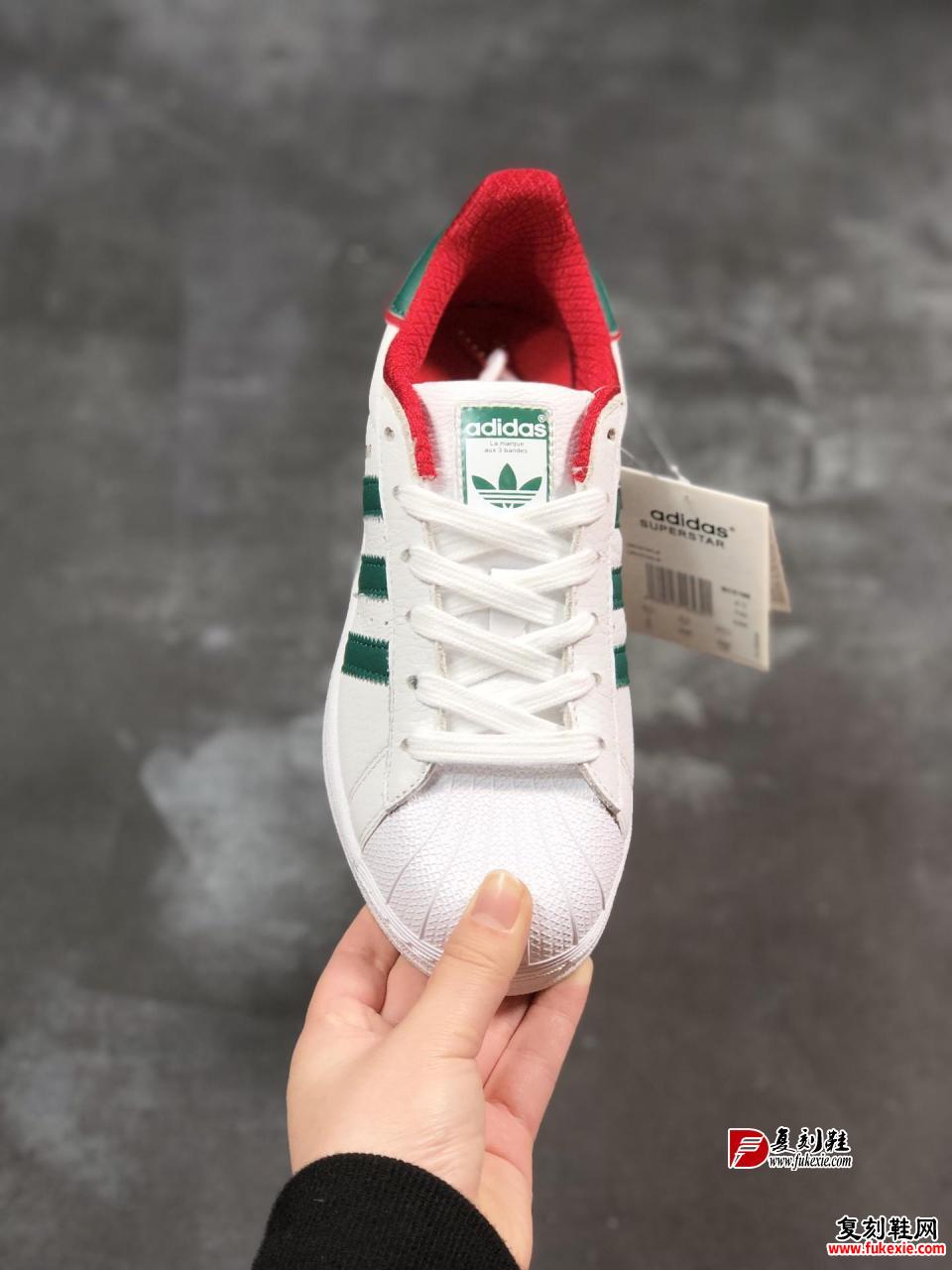 Adidas 阿迪达斯 Superstar 圣诞限定