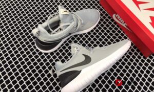Nike Wmns Nike Rosherun 伦敦4代跑步鞋出货