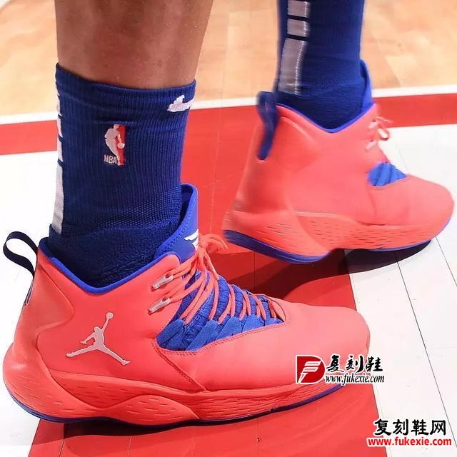 NBA球员今日上脚:保罗最新签名鞋来了,AND1经典战靴再现!