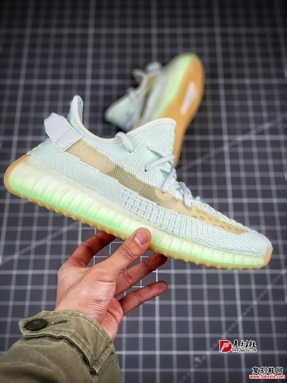 巴斯夫真爆大底 Adidas Yeezy 350 Boost V2  “Hyperspace” 薄荷绿配色 亚洲限定