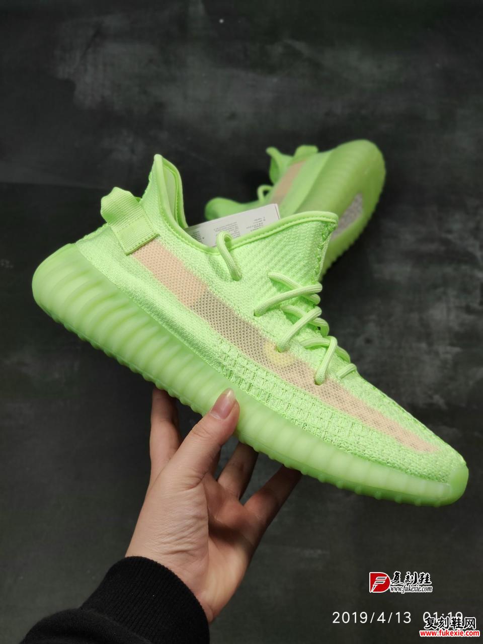 新品Adidas Yeezy Boost 350 V2 ＂GID' 荧光绿 EG5293 椰子350荧光绿 YEEZY350系列