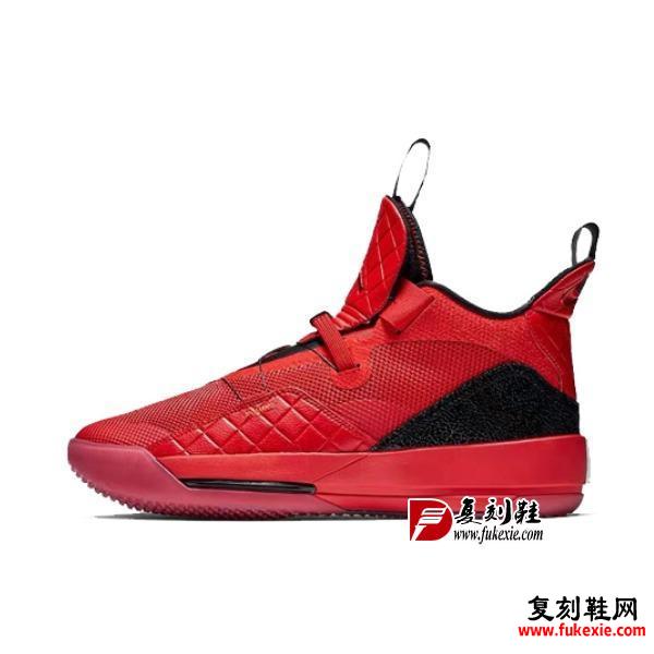 格雷格·门罗脚踩黑/红色Air Jordan XXXIII PE对阵篮网