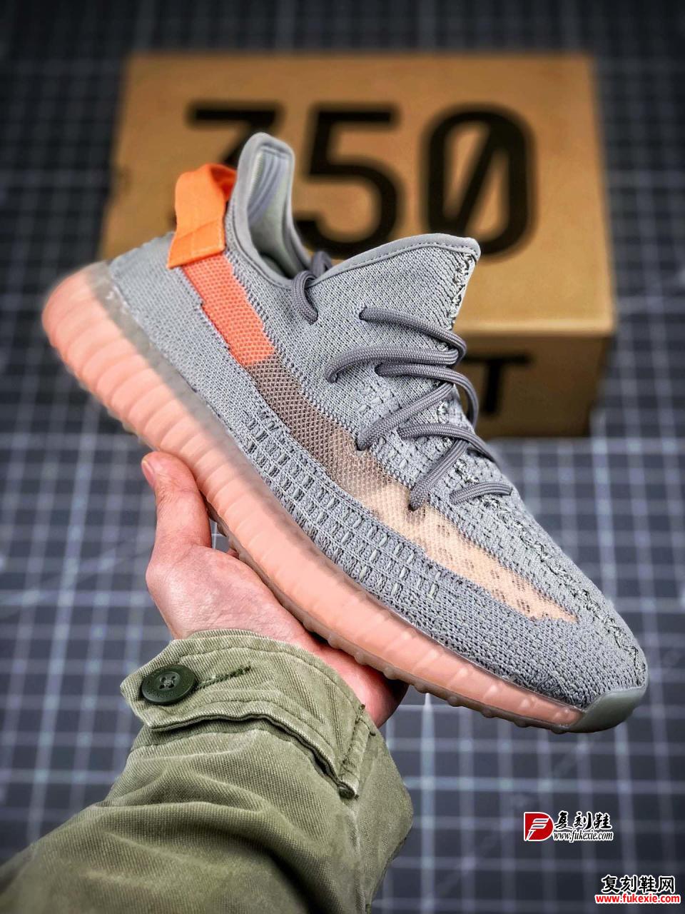 巴斯夫真爆大底 Adidas Yeezy 350 Boost V2  “True Form” 欧洲限定