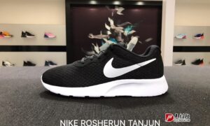 耐克Nike Tanjun简约休闲情侣缓震轻便百搭跑步鞋 货号：812654-011