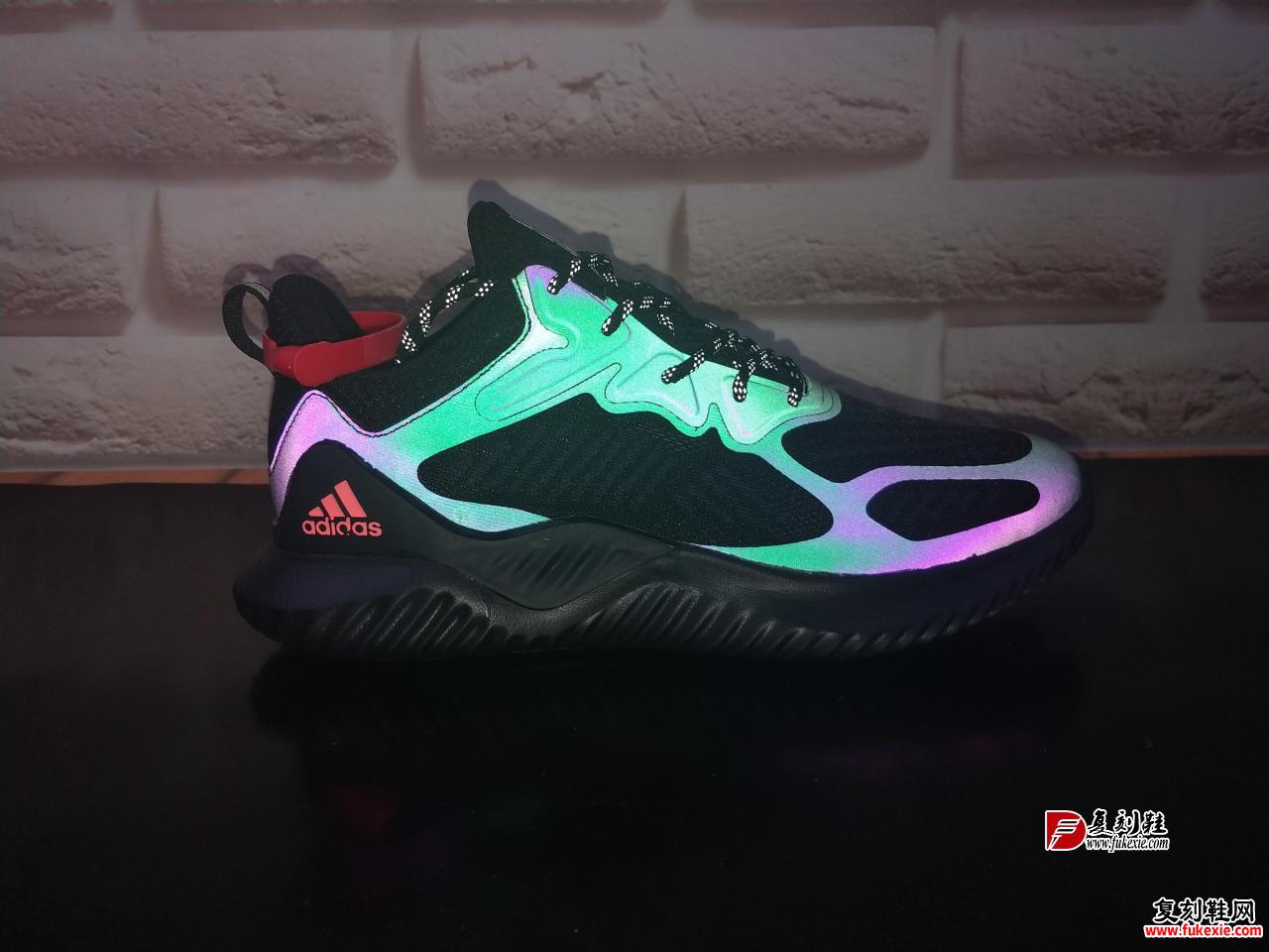 Adidas AlphaBounce 变色龙 3M反光 阿尔法三代