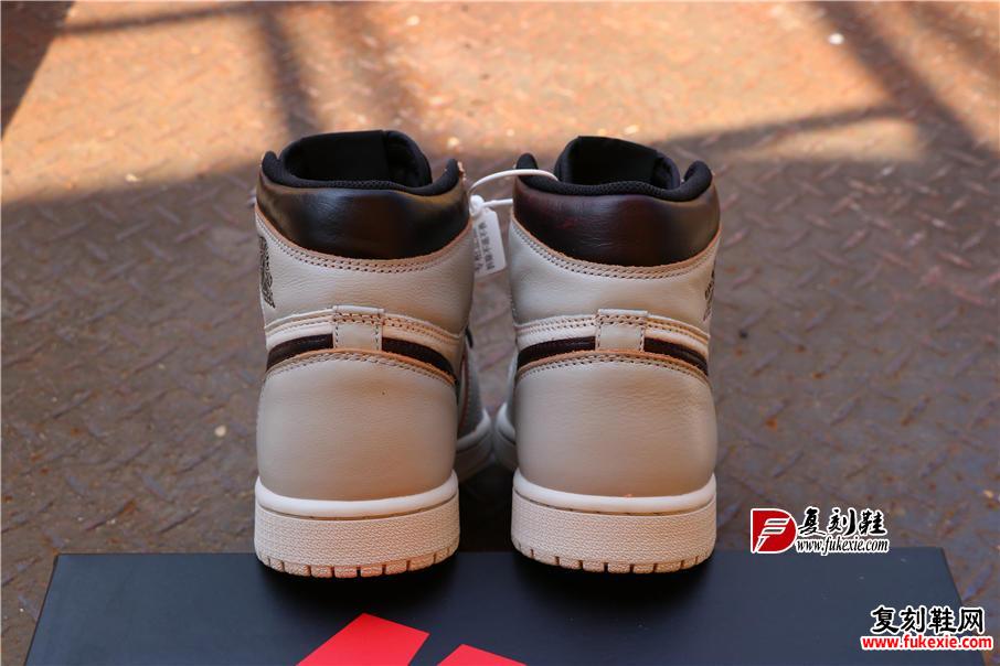 乔1Nike SB x Air Jordan 1 High OG “Light Bone” 复刻鞋网 fukexie.com