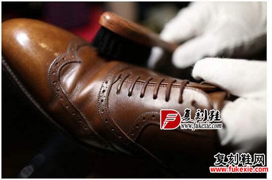 发霉了就扔?不做败家子,揭示皮革保养奥秘