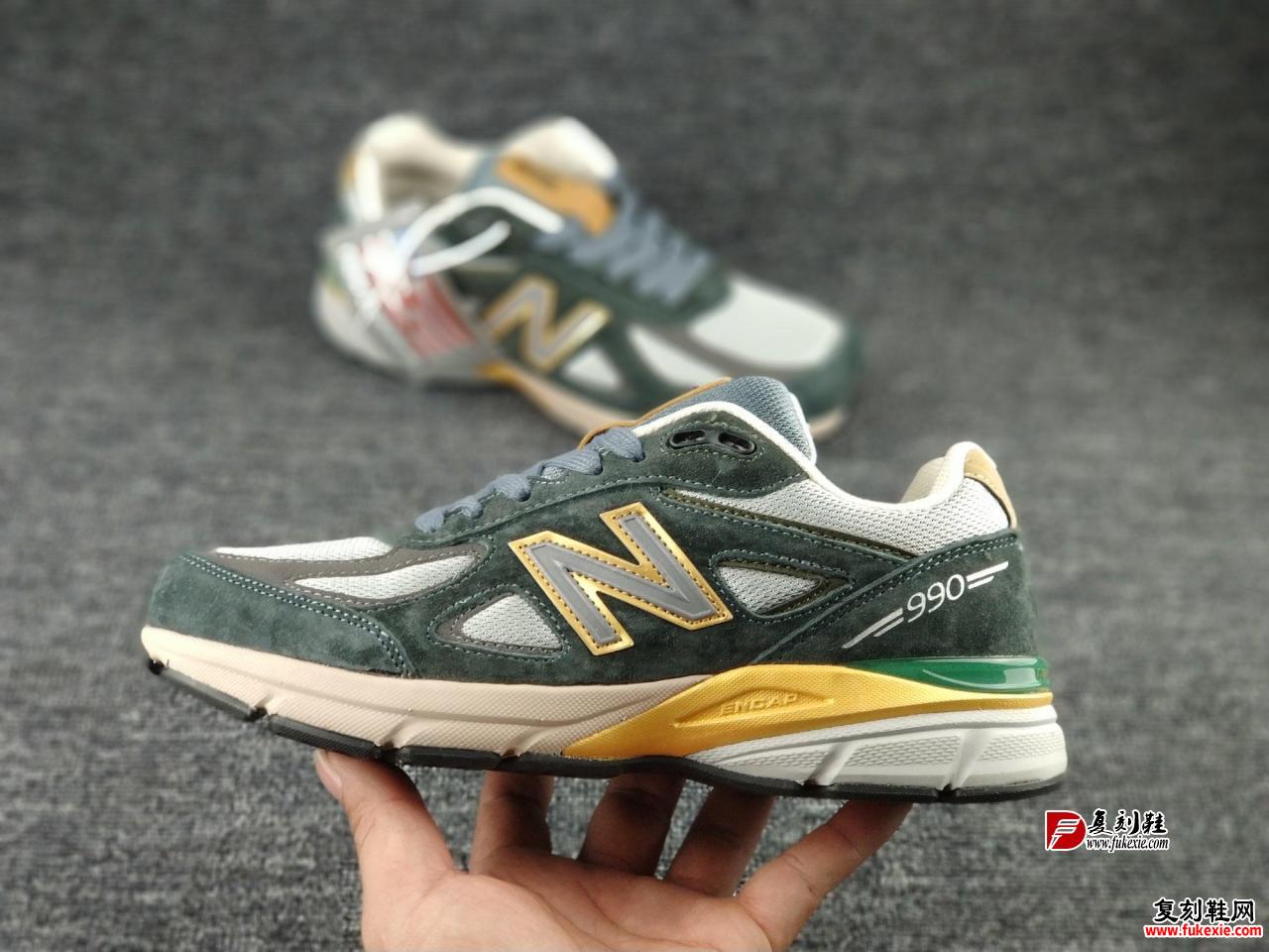 新百伦 NB New Balance 990 复古跑鞋作为 80 年代最具代表性跑鞋设计