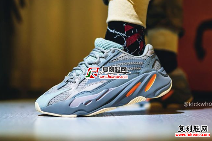 adidas Yeezy Boost 700 V2 “Inertia” 实物首度曝光| 复刻鞋网 fukexie.com