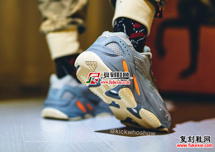 adidas Yeezy Boost 700 V2 “Inertia” 实物首度曝光| 复刻鞋网 fukexie.com