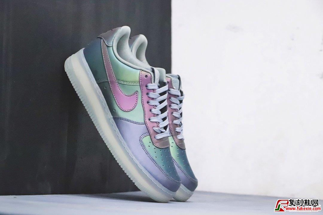 Nike Air Force 1 07 LV8 空军一“Anthracite” 极光镭射 变色龙 货号：718152 019 | 复刻鞋网 www.fukexie.com