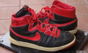 迈克尔·乔丹（Michael Jordan）Nike Air Ship Banned Air Jordan 1 1984