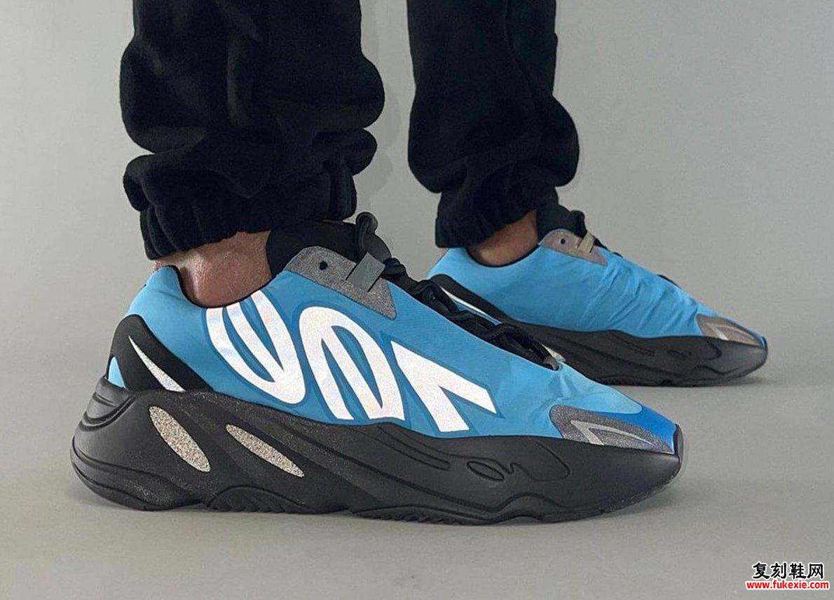 adidas Yeezy Boost 700 MNVN Bright Cyan GZ3079场内