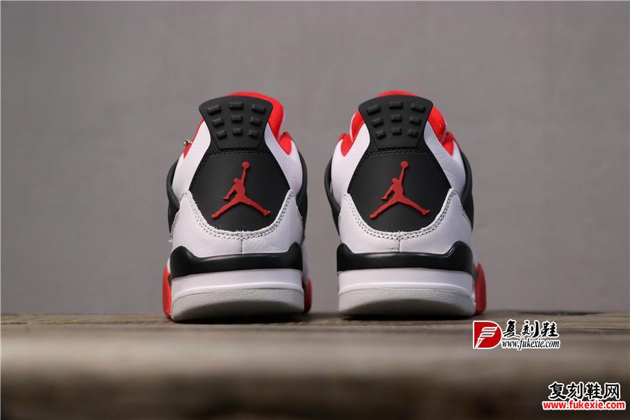 乔丹4代 Air Jordan 4 “Varsity Red”白黑红