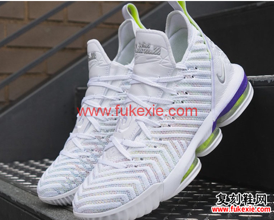 LeBron 16 “Buzz Lightyear”发售信息 LeBron 16 “Buzz Lightyear” 实物欣赏