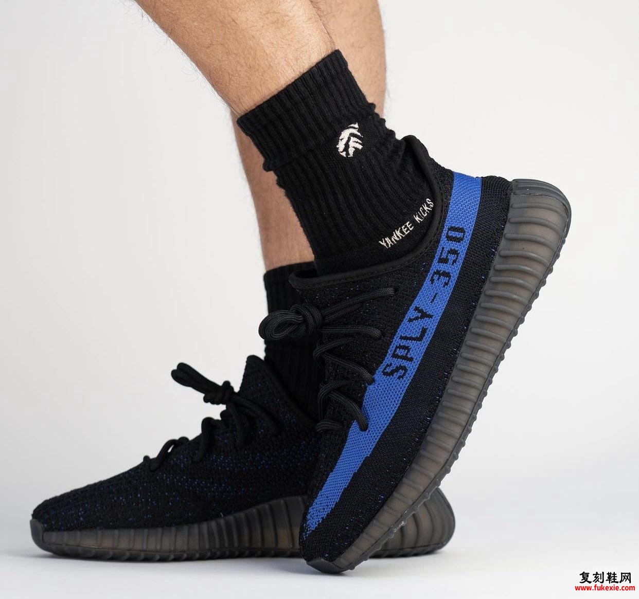 adidas Yeezy Boost 350 V2 “Dazzling Blue” 上脚照片货号：GY7164 