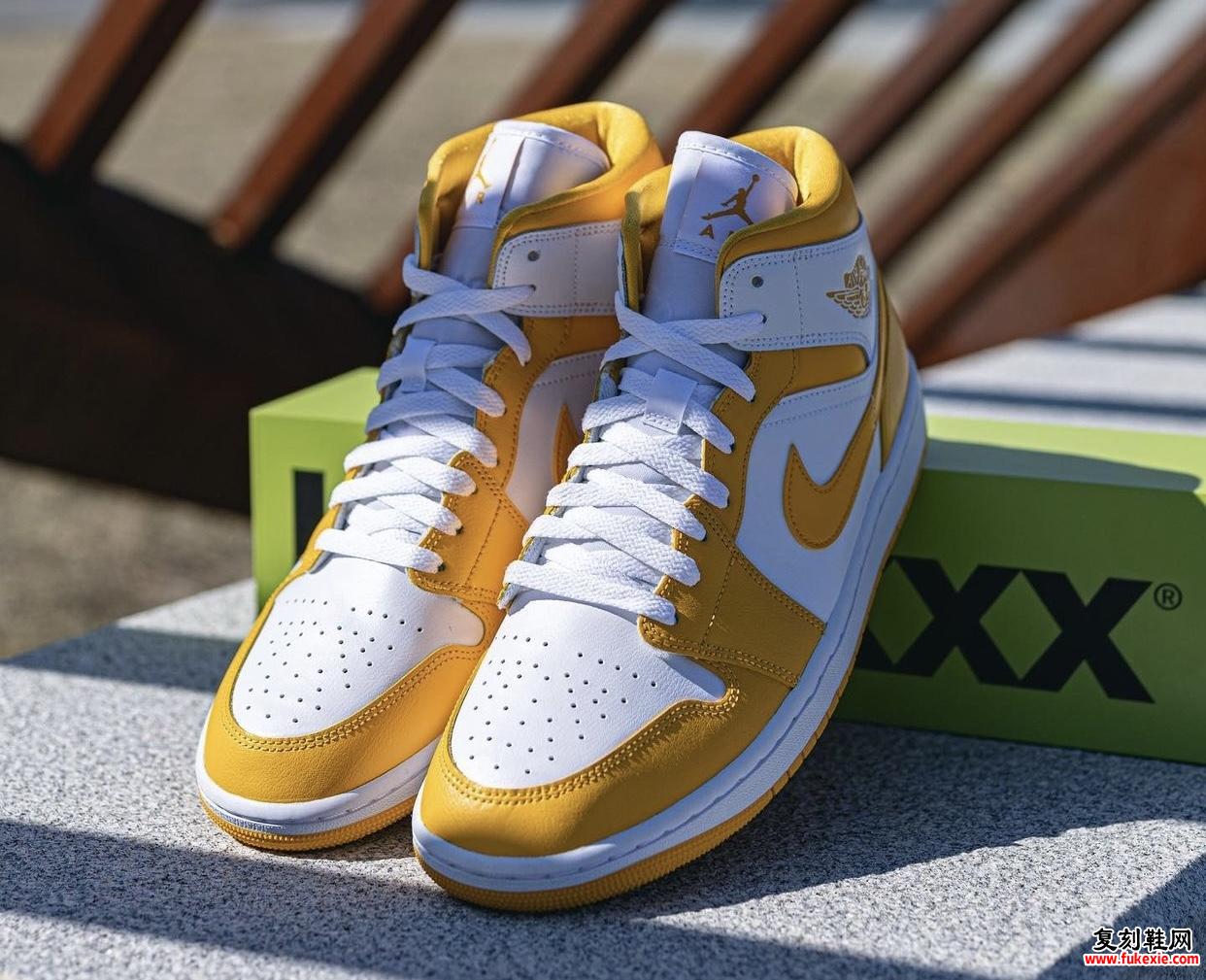 Air Jordan 1 Mid White Yellow BQ6472-117 发布日期