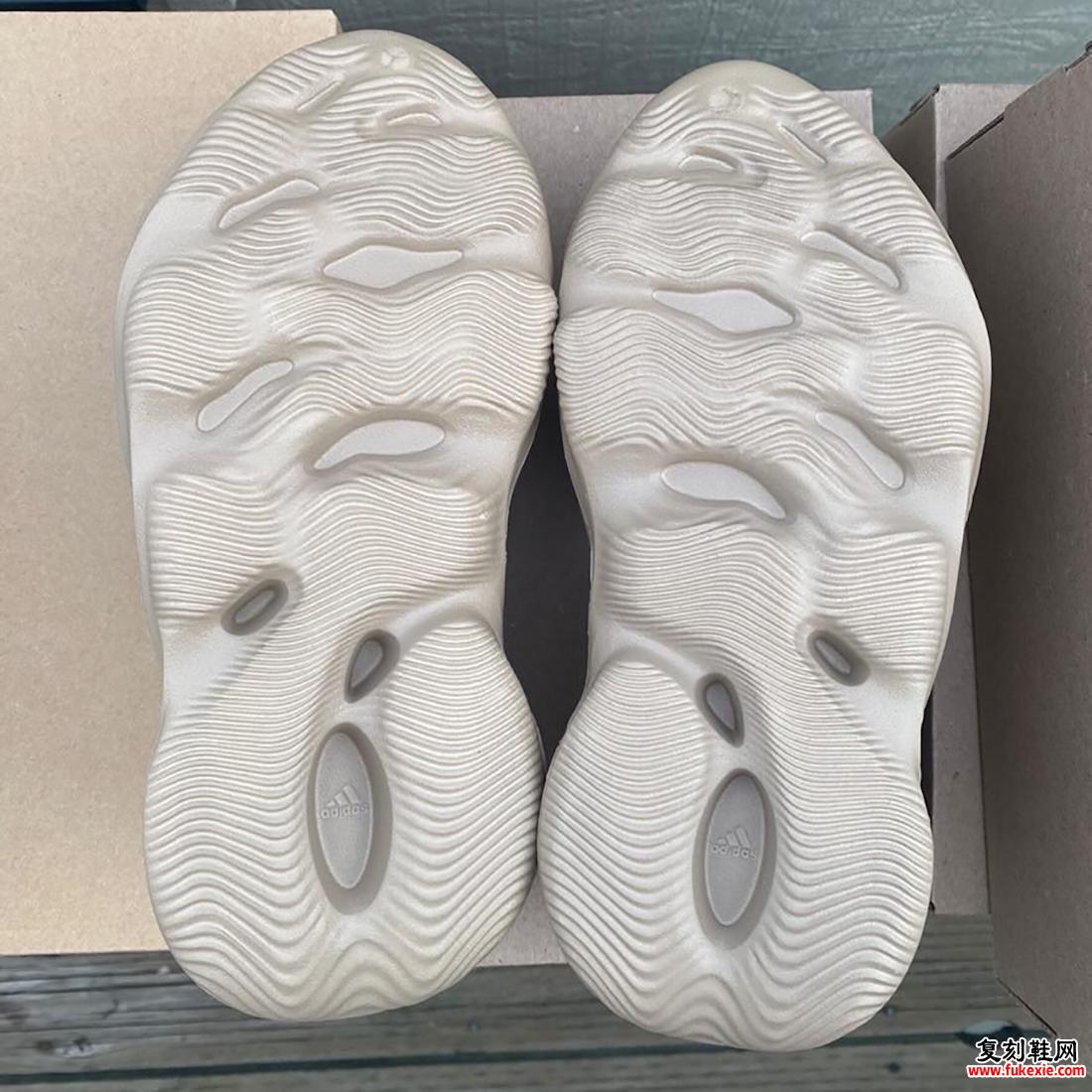 adidas Yeezy Foam Runner Mist GV6774 发布日期