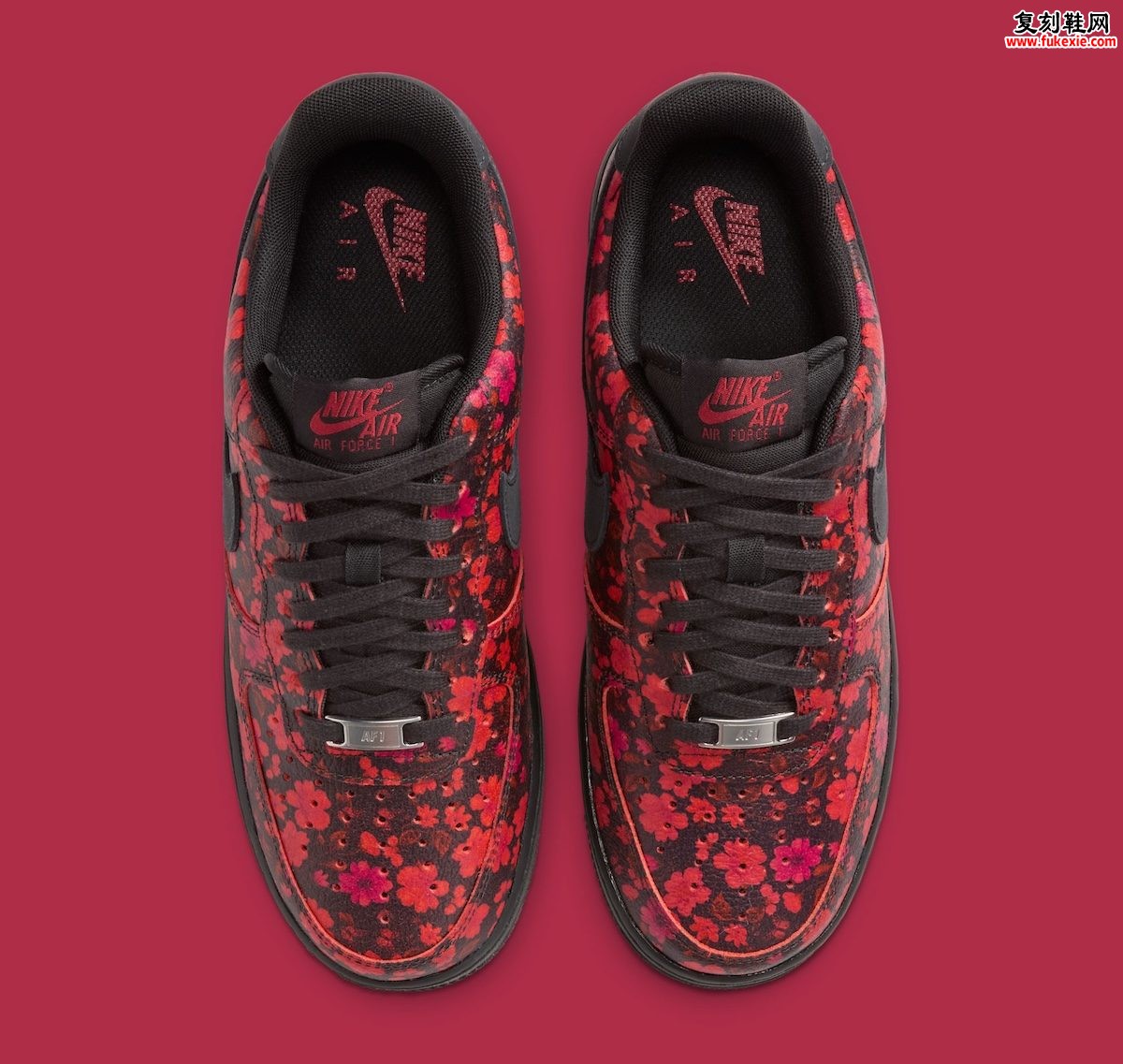 Nike Air Force 1 Low Covered in “Red Floral”黑色绒面革满印花卉刺绣女款2026年8月16日发售插图3 Nike Air Force 1 Low Covered in “Red Floral”黑色绒面革满印花卉刺绣女款2026年8月16日发售