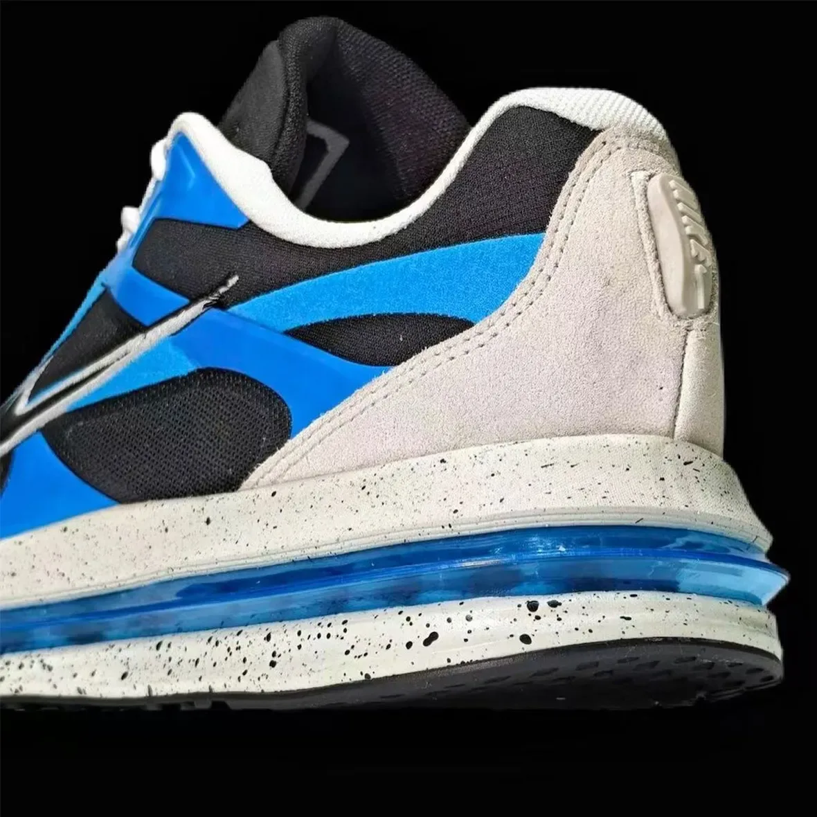 Nike Air Max Metro “Black/Light Photo Blue” 10月1日发售,千禧竞速基因融合Pegasus Premium现代气垫插图2 Nike Air Max Metro “Black/Light Photo Blue” 10月1日发售,千禧竞速基因融合Pegasus Premium现代气垫