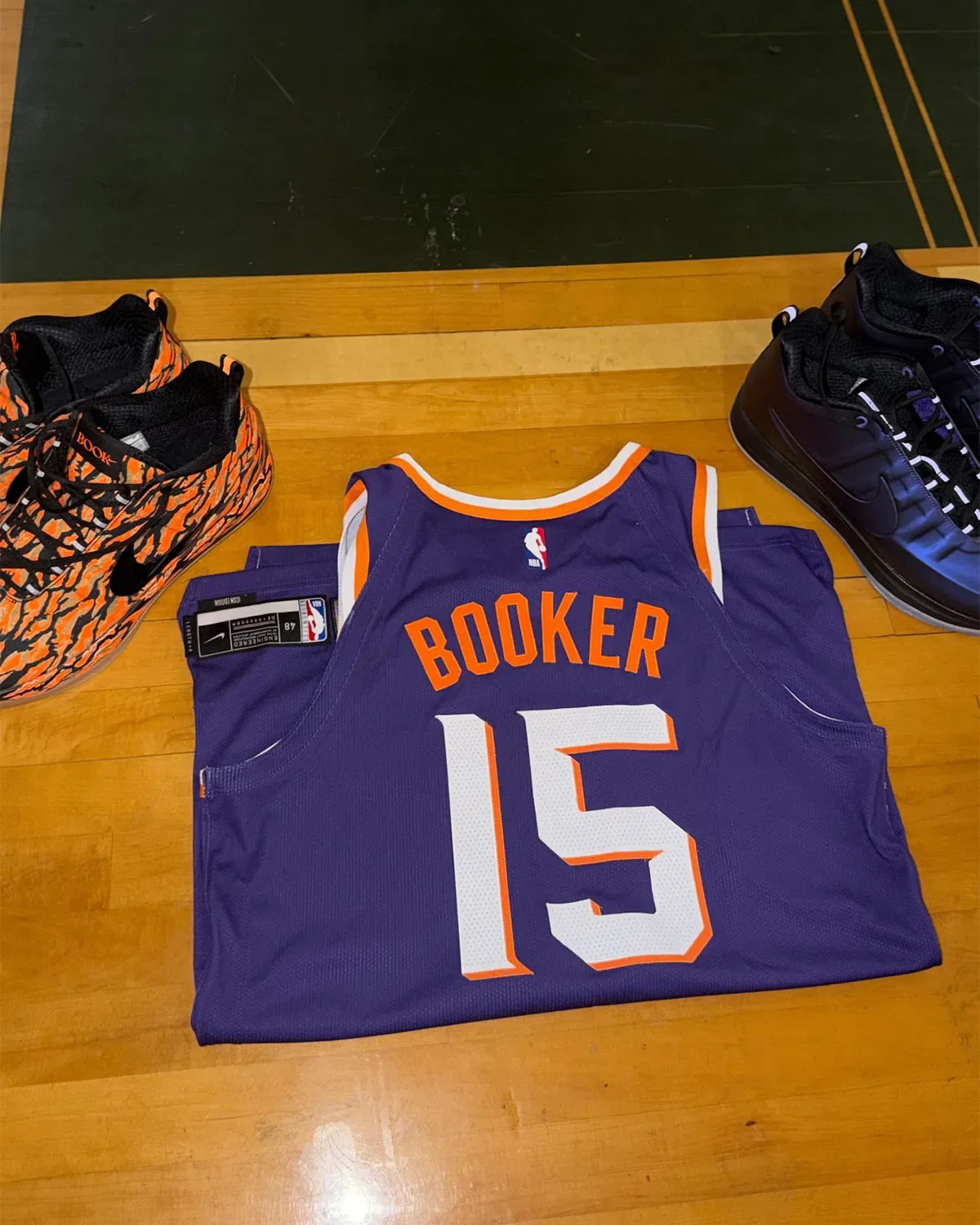 Nike Book 2 “Eggplant Foamposite” 换背号15致敬父亲,布克 2026年8月10日发售插图4 Nike Book 2 “Eggplant Foamposite” 换背号15致敬父亲,布克 2026年8月10日发售