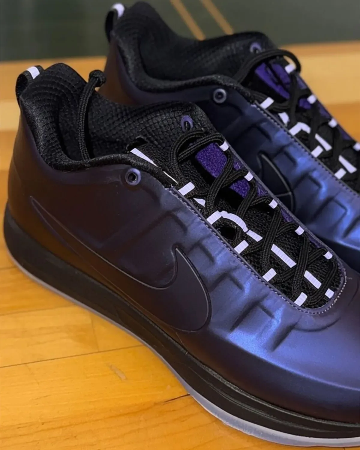 Nike Book 2 “Eggplant Foamposite” 换背号15致敬父亲,布克 2026年8月10日发售插图5 Nike Book 2 “Eggplant Foamposite” 换背号15致敬父亲,布克 2026年8月10日发售