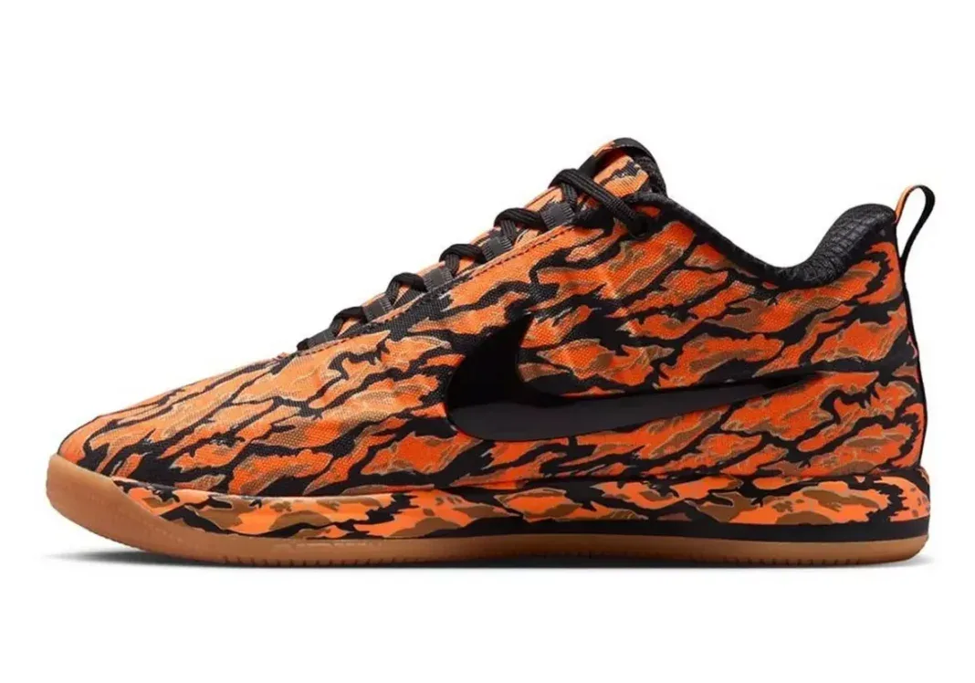 Devin Booker亲穿Nike Book 2“Tiger Camo”猛虎出闸,全鞋面虎纹迷彩成Book系列最狂野之作插图 Devin Booker亲穿Nike Book 2“Tiger Camo”猛虎出闸,全鞋面虎纹迷彩成Book系列最狂野之作