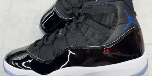 Air Jordan 11 “Space Jam” 2026 年回归：跨越三十年的漆皮传奇与发售详情缩略图
