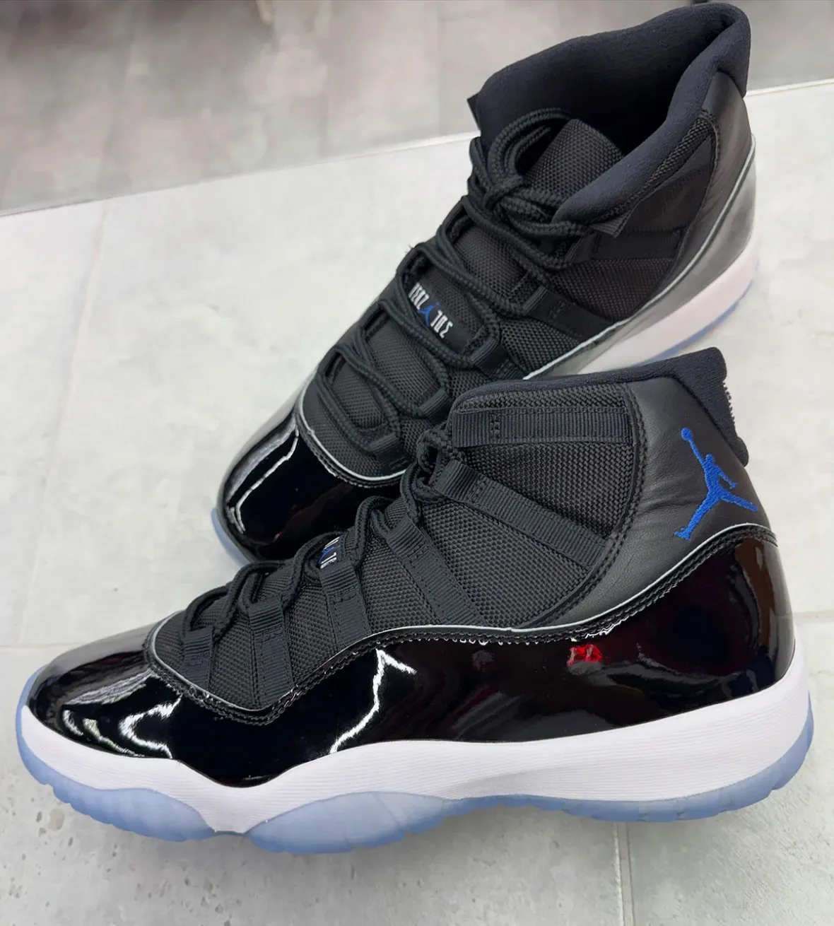Air Jordan 11 “Space Jam” 2026 年回归：跨越三十年的漆皮传奇与发售详情