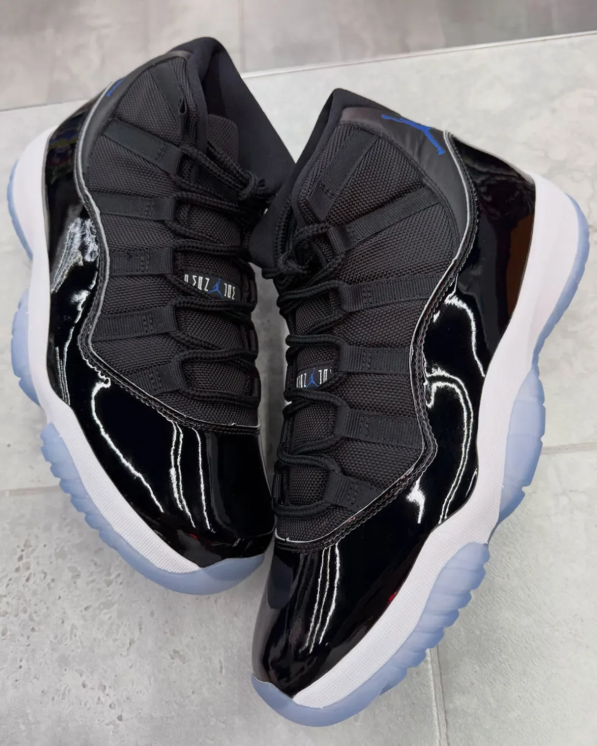 Air Jordan 11 “Space Jam” 2026 年回归：跨越三十年的漆皮传奇与发售详情