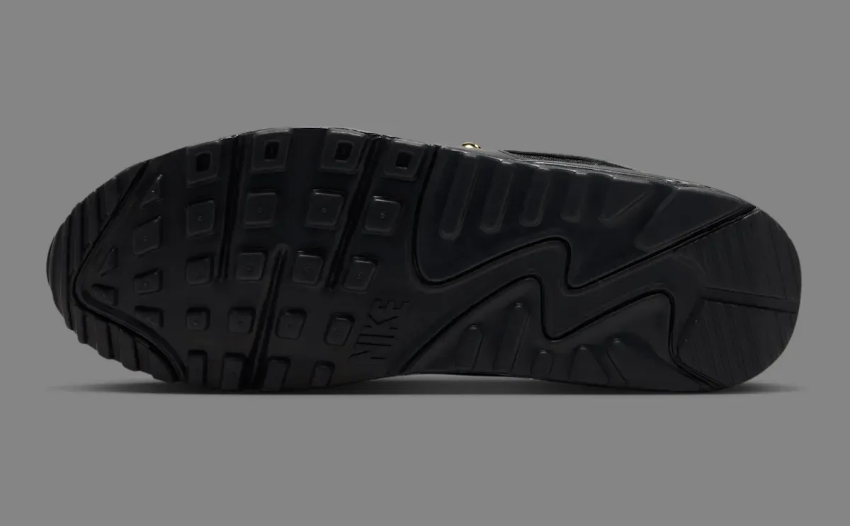 Victor Solomon x Nike Air Max 90 “Trophies Black” 7月22日发售插图5 Victor Solomon x Nike Air Max 90 “Trophies Black” 7月22日发售
