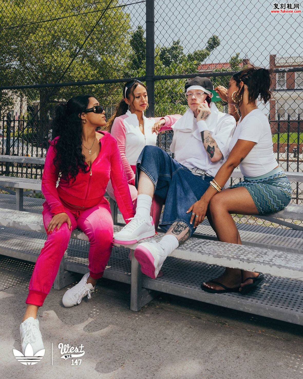 2026 West NYC Channels Bold Retro Ads For Its adidas Rod Laver白粉复古网球鞋独家深度评测
