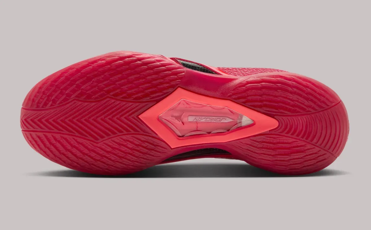 the Air Jordan 41 “University Red” AJ41大学红官方图曝光:红外23编织鞋面碳纤维板加持插图5 the Air Jordan 41 “University Red” AJ41大学红官方图曝光:红外23编织鞋面碳纤维板加持