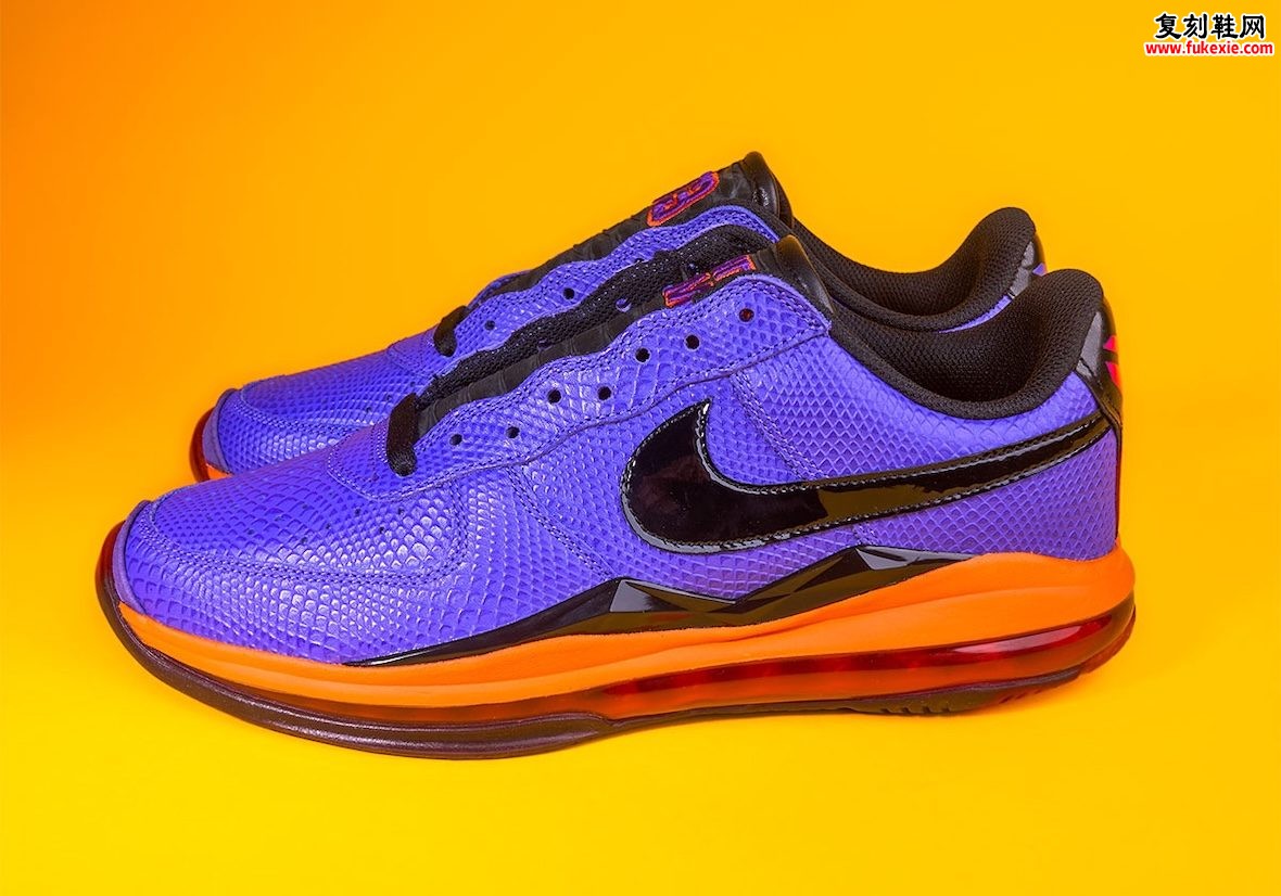 Diana Taurasi Gets a One-of-One Nike Kobe x LeBron Custom不会公开发售独家揭秘插图1 Diana Taurasi Gets a One-of-One Nike Kobe x LeBron Custom不会公开发售独家揭秘
