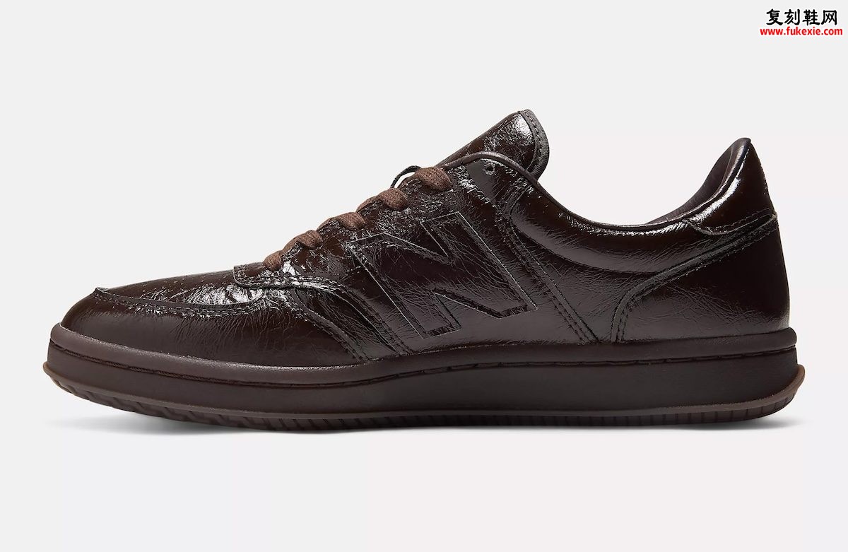Jack Harlow联名New Balance T500 Olmsted棕色褶皱皮革9月4日发售独家解析插图2 Jack Harlow联名New Balance T500 Olmsted棕色褶皱皮革9月4日发售独家解析