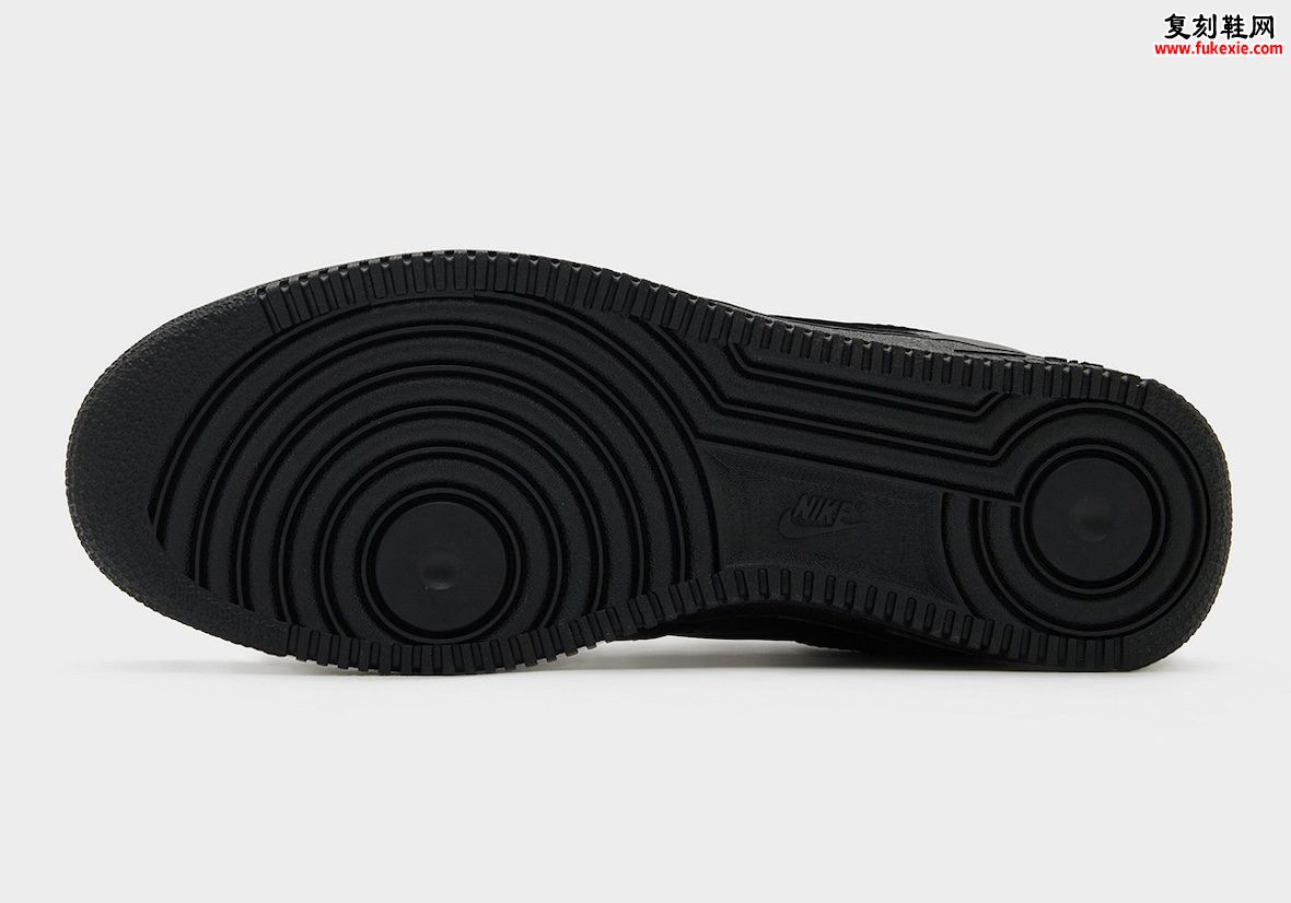 Nike Air Force ’01 “Triple Black”耐克空军一号零一版本全黑配色复刻回归千禧年鞋型重塑材质升级
