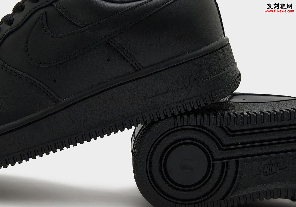 Nike Air Force ’01 “Triple Black”耐克空军一号零一版本全黑配色复刻回归千禧年鞋型重塑材质升级