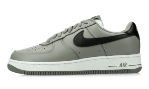 Nike Air Force 1 Low ’01 Appears in “Light Army” 军绿黑款秋季发售详情独家评测与穿搭推荐缩略图