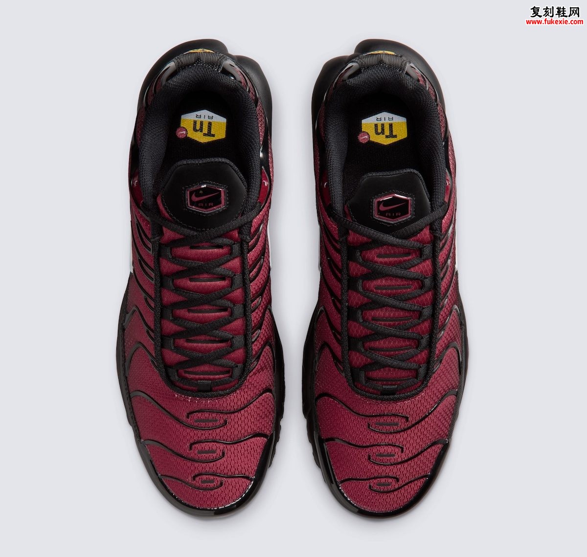 红到黑渐变鞋头搭配黑色骨架气垫,Nike Air Max Plus “Tough Red” 2026秋季发售插图3 红到黑渐变鞋头搭配黑色骨架气垫,Nike Air Max Plus “Tough Red” 2026秋季发售