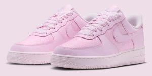 Nike Air Force 1 Low “Arctic Pink”北极粉女款2026假日季提花编织鞋面宽幅丝带鞋带设计亮点与发售信息深度解析缩略图