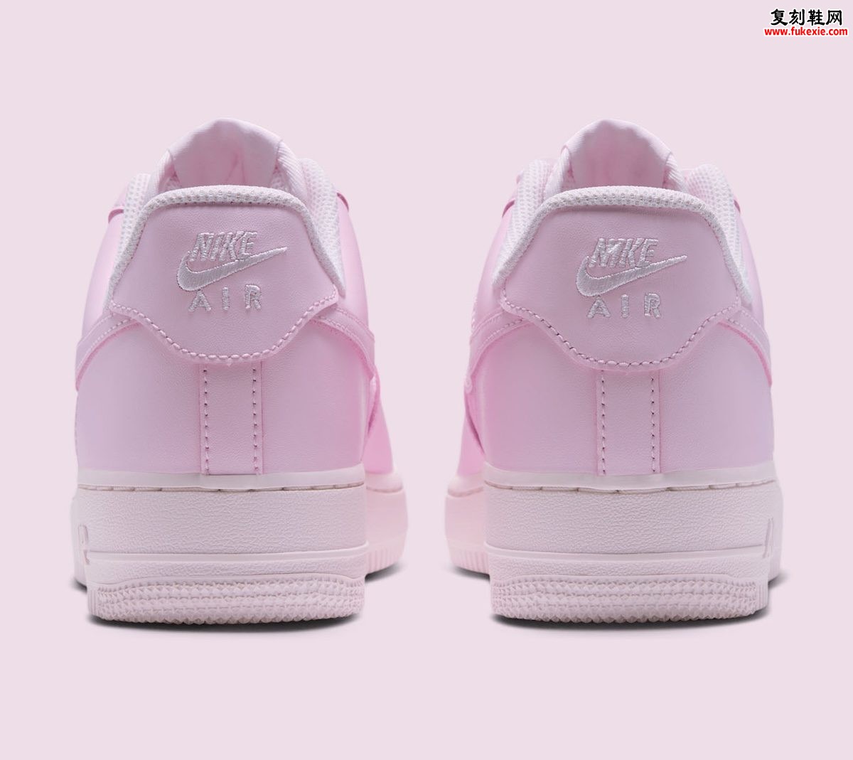 Nike Air Force 1 Low “Arctic Pink”北极粉女款2026假日季提花编织鞋面宽幅丝带鞋带设计亮点与发售信息深度解析插图4 Nike Air Force 1 Low “Arctic Pink”北极粉女款2026假日季提花编织鞋面宽幅丝带鞋带设计亮点与发售信息深度解析