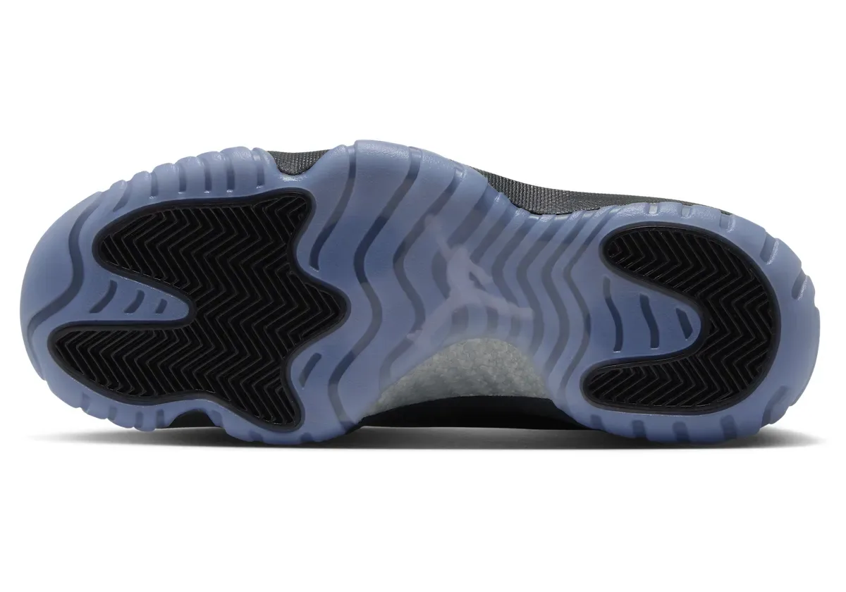 Air Jordan 11 “Magic Ball”女款评测:漆皮被拿掉之后,这双鞋才真正“属于”电影里的那颗球插图5 Air Jordan 11 “Magic Ball”女款评测:漆皮被拿掉之后,这双鞋才真正“属于”电影里的那颗球
