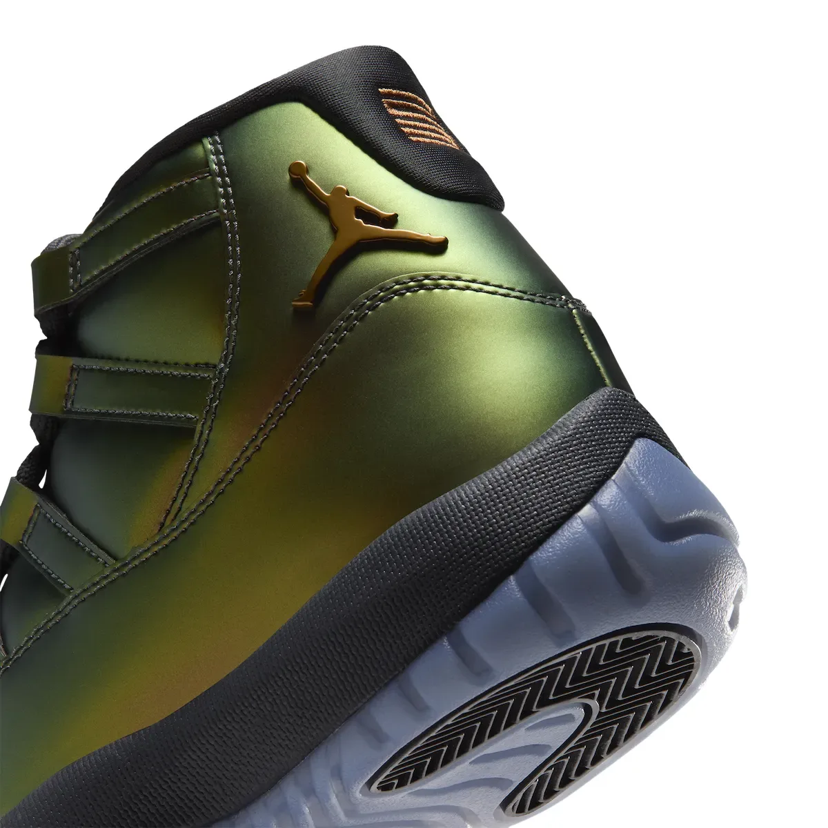 Air Jordan 11 “Magic Ball”女款评测:漆皮被拿掉之后,这双鞋才真正“属于”电影里的那颗球插图6 Air Jordan 11 “Magic Ball”女款评测:漆皮被拿掉之后,这双鞋才真正“属于”电影里的那颗球