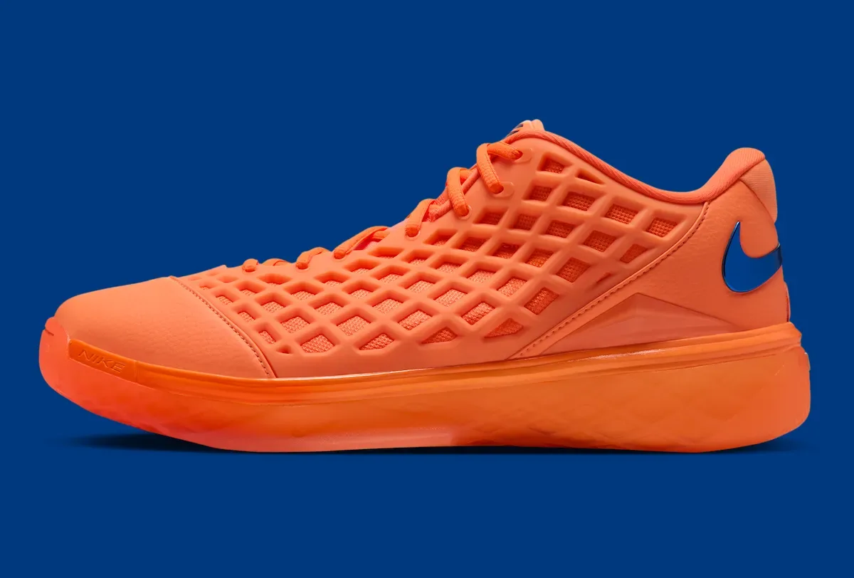 Jalen Brunson x Nike Kobe 3 Low Protro “Arancia”橙蓝纽约魂落地,但低帮Protro的侧向缺口没有跟着变插图1 Jalen Brunson x Nike Kobe 3 Low Protro “Arancia”橙蓝纽约魂落地,但低帮Protro的侧向缺口没有跟着变