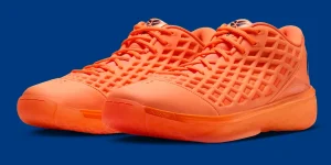 Jalen Brunson x Nike Kobe 3 Low Protro “Arancia”橙蓝纽约魂落地，但低帮Protro的侧向缺口没有跟着变缩略图