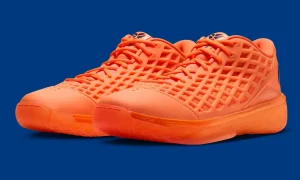 Jalen Brunson x Nike Kobe 3 Low Protro “Arancia”橙蓝纽约魂落地，但低帮Protro的侧向缺口没有跟着变缩略图