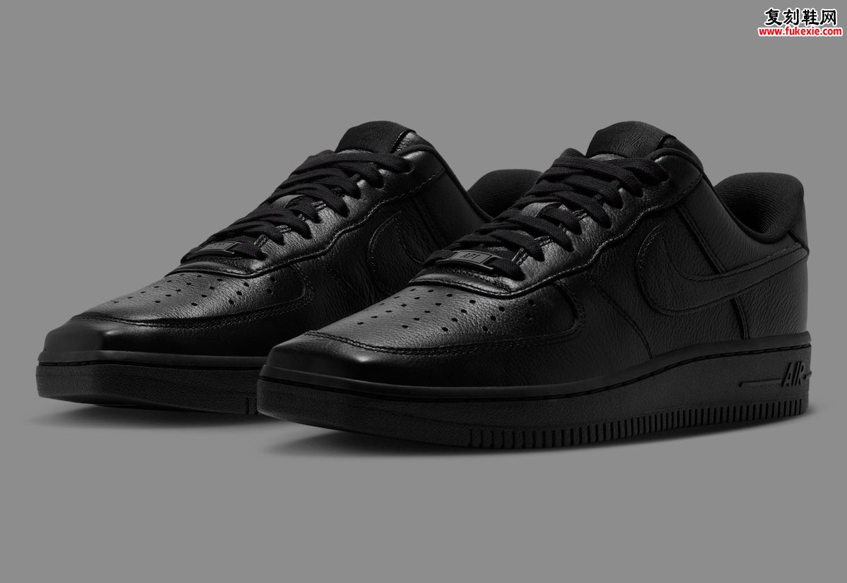 Nike Air Force 1 Low Square Toe “Triple Black”方头评测：鞋头换了鞋履语法，尺码却成了没有答案的盲区