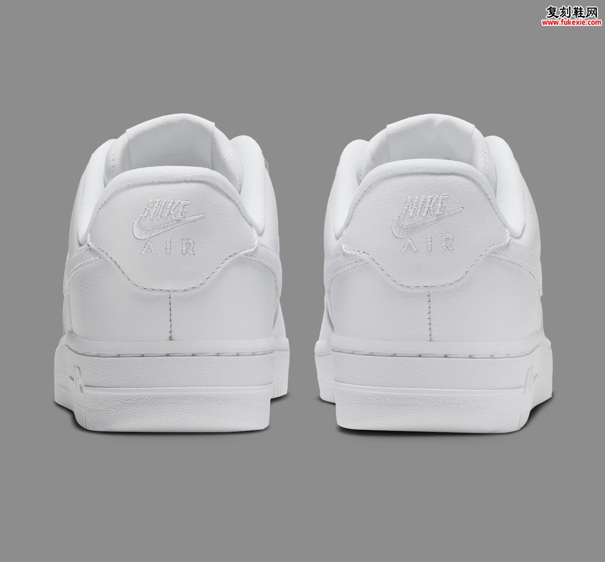 Nike Air Force 1 Low Square Toe “Triple White”方头评测：鞋头换了语言，鞋底还是2007年