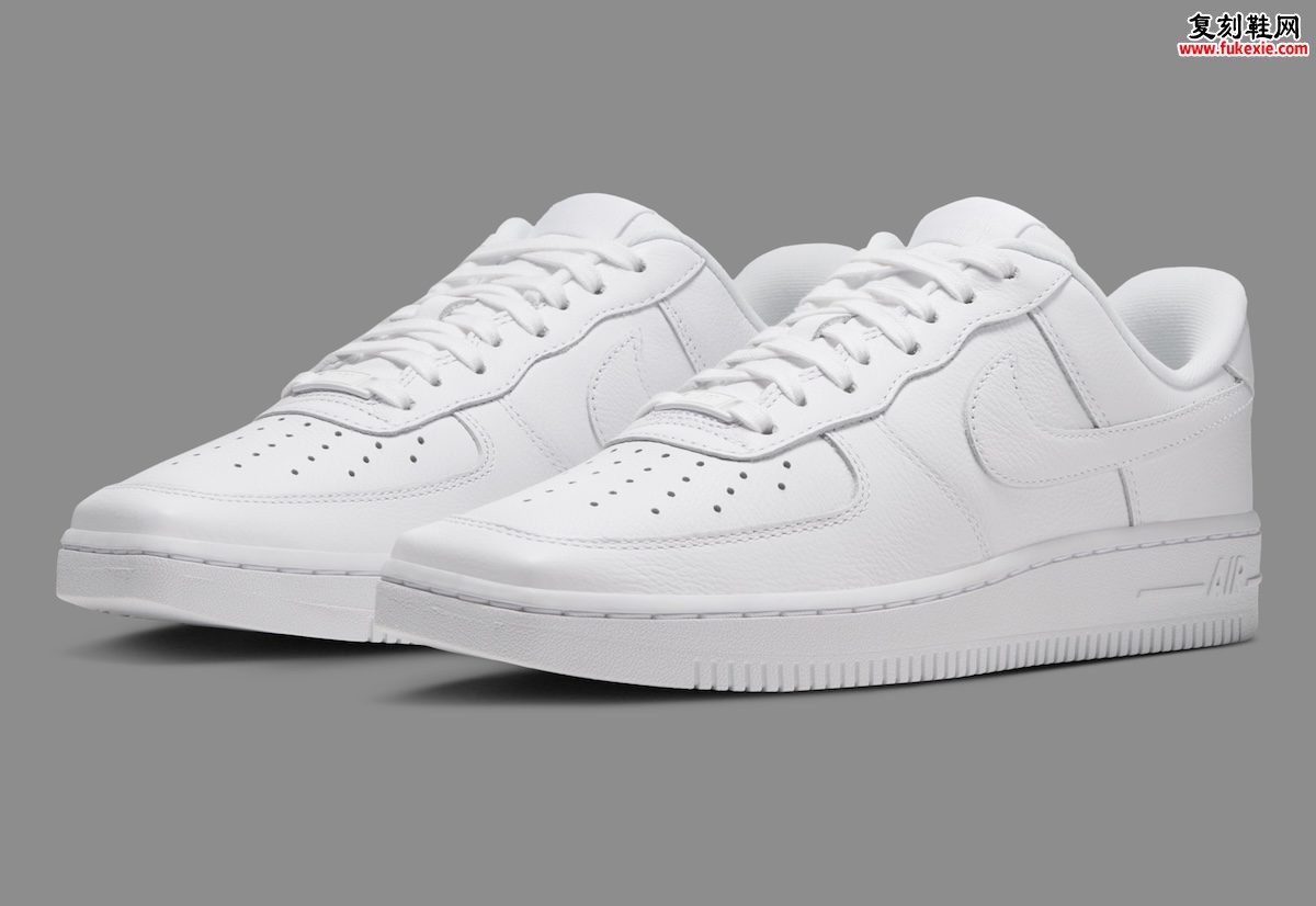 Nike Air Force 1 Low Square Toe “Triple White”方头评测：鞋头换了语言，鞋底还是2007年